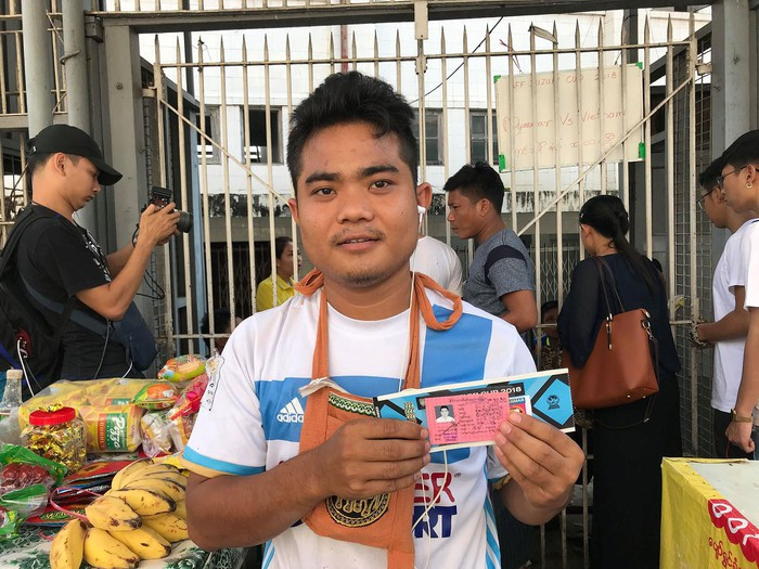 Ve tran DT Viet Nam - Myanmar tai AFF Cup 2018 chi bang coc tra sua-Hinh-2