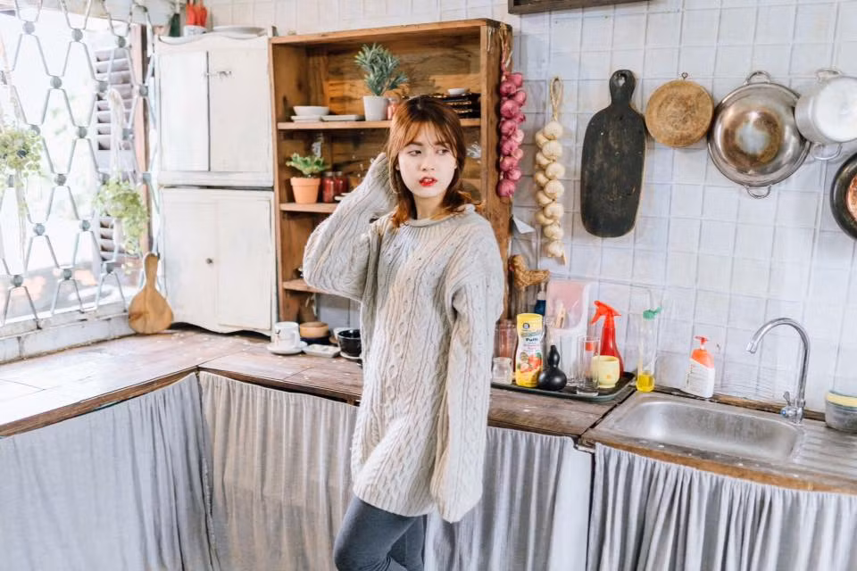 . Vũ Anh Thư còn là một cô nàng tạo cho mọi người cảm giác không phô trương khi Facebook cá nhân không phải nơi cô "khoe" thành tích hay đăng ảnh "sống ảo" mà chủ yếu để làm việc, liên lạc với bạn bè và cập nhật thông tin ở trường lớp.