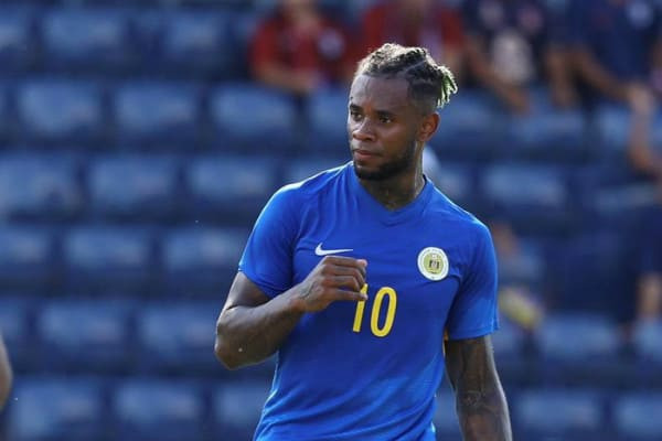 Trong danh sách đội hình ĐTQG Curacao chạm trán ĐTQG Việt Nam tại chung kết King's Cup 2019, cái tên Leandro Bacuna được báo giới vô cùng chú ý.