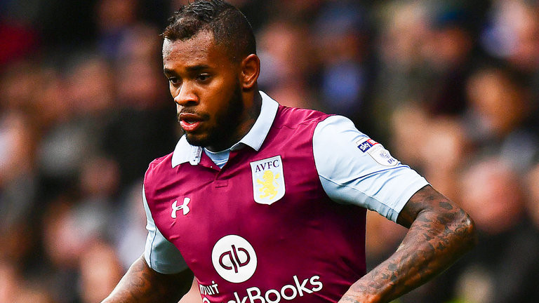 Còn về mặt đội tuyển quốc gia, Bacuna đã có tổng cộng 20 trận và ghi được 12 bàn thắng, đây là hiệu xuất khá cao.