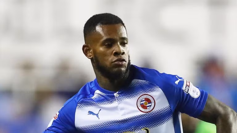 Còn theo trang trang football-lifestyle.co.uk, ước tính mức lương của tiền vệ Curacao nhận tại Cadiff là khoảng 1,5 triệu bảng/năm (~44,4 tỷ đồng).