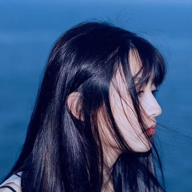 Với mái tóc đen thả buông cùng gương mặt mộc tự nhiên, cô bạn có tên là Manchi hay còn gọi là Mellisa đến từ Hongkong gây xao xuyến cho không biết bao chàng trai.