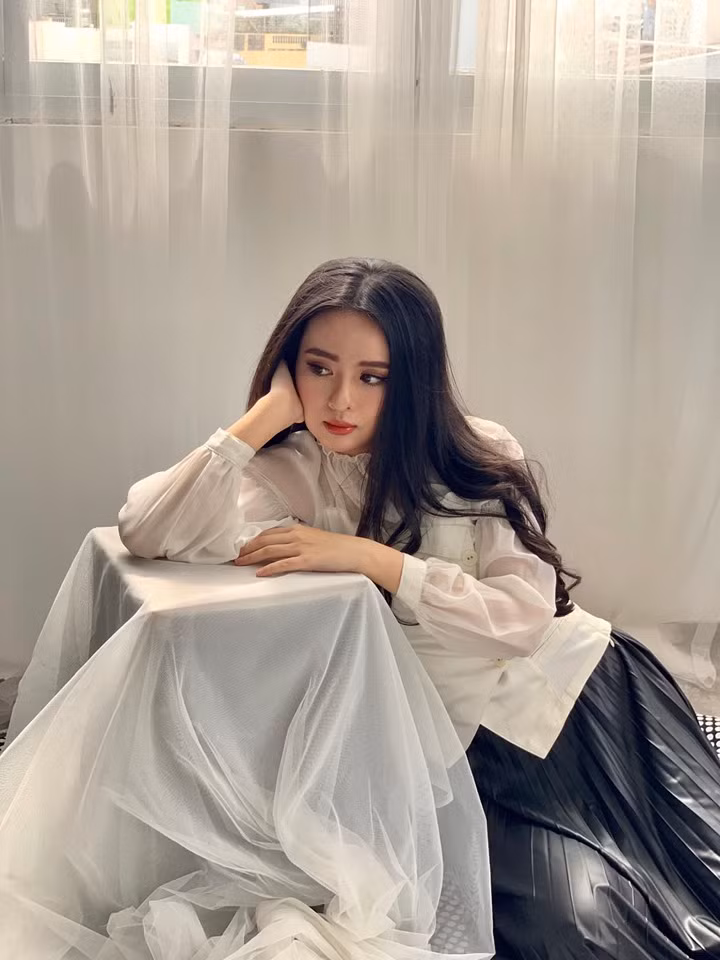 Theo truy tìm của CĐM, nữ sinh 10X Kon Tum nói trên có tên Trịnh Thị Ái Phi hiện đang là sinh viên khoa Luật, trường Đại học Tôn Đức Thắng, thành phố HCM.