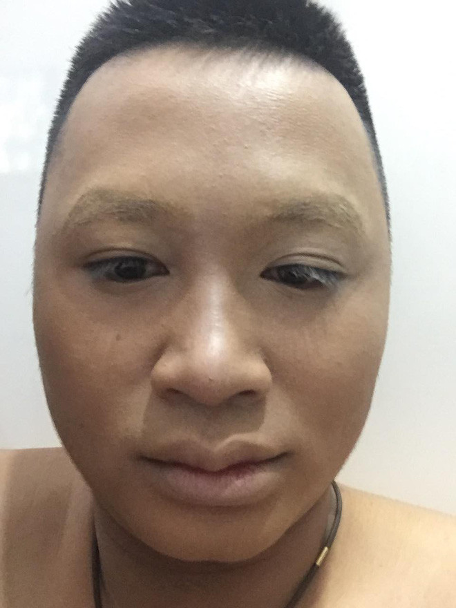 Chàng trai đã lên mạng chùm ảnh biến hóa của đứa bạn kèm caption: "Khi tao có đứa bạn học make up… và nó nói với tao đây là hot trend mùa này" đã gây nên sự thích thú cho nhiều người và cũng từ đó nhiều luồng ý kiến trái chiều để phân biệt đây là hai người hay một người cũng được dân mạng đưa ra.