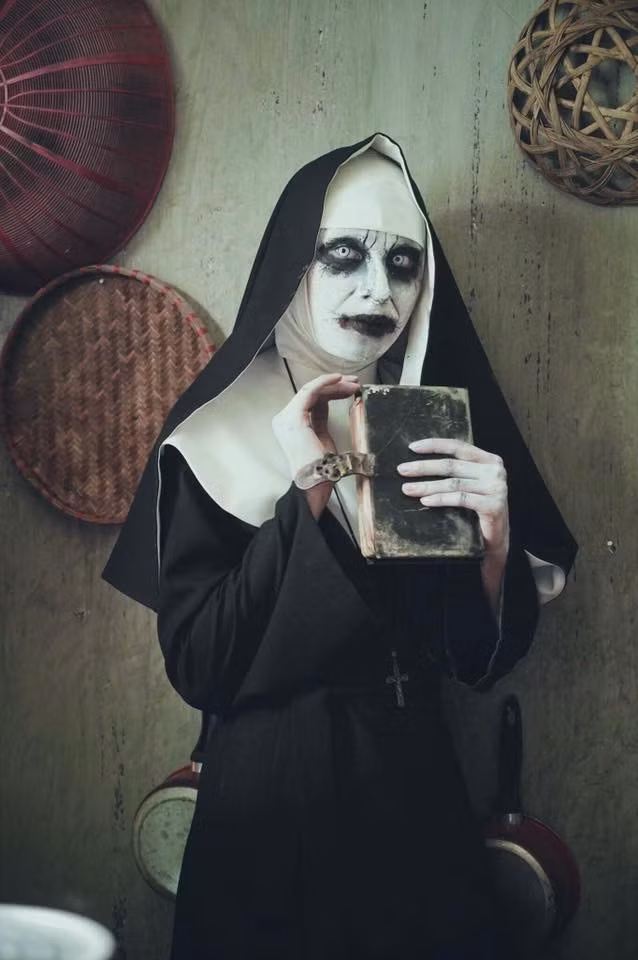 Thậm chí, nhiều dân mạng còn cho rằng nếu gặp Valak ở ngoài đường họ sẽ đứng lại và chụp ảnh thay vì sợ hãi.