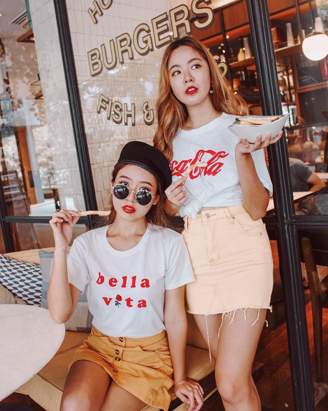 Cùng ngắm nhìn cặp chị em Singapore suốt ngày khoe ảnh vi vu du lịch khiến CĐM phải ghen tị thời gian qua.