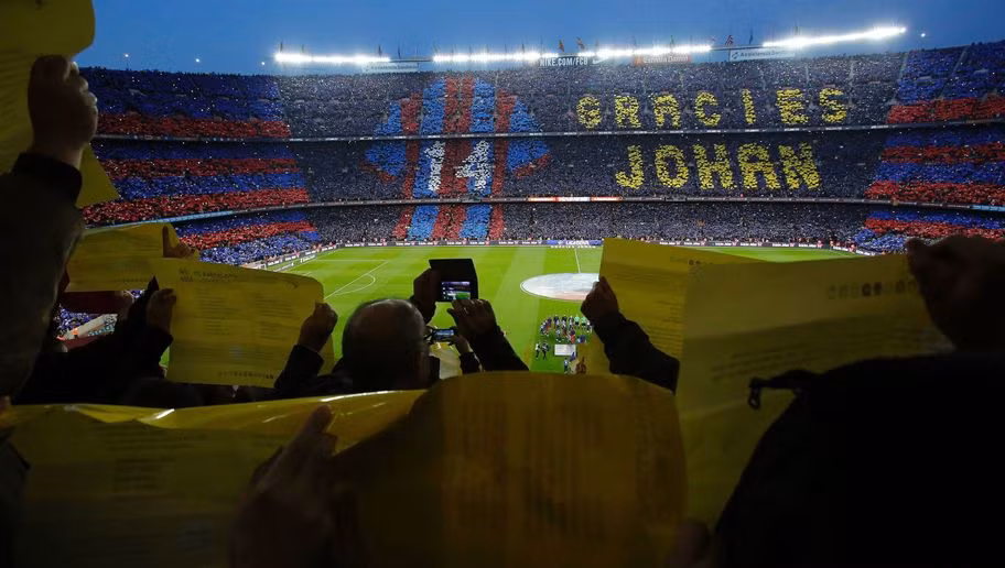 Barce được biết đến với lối bóng đá đẹp và sân Nou Camp trở thành sân khấu để phô diễn lối đá đẹp đó. Hàng năm có hàng triệu lượt khán giả tới đây để chứng kiến những ngôi sao thế giới như Messi, Neymar hay Suarez thi đấu và đem đến cho SVĐ này khoản thu lên tới 116,9 triệu euro.