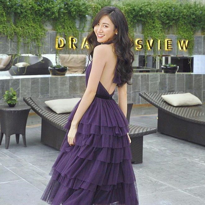 Khi được hỏi về nhan sắc, Vân Trang thẳng thắn chia sẻ rằng: "Mình sinh ra là một bông hoa, tại sao mình không nở? Năm 18, em sợ nhất là cuộc đời nhàm chán vô nghĩa. Nên đến bây giờ em vẫn giữ quan điểm miệt mài sống ý nghĩa, tích cực, làm bản thân giàu có về tinh thần và cống hiến hết mình là mục tiêu cuối cùng. Những thứ khác không quan trọng".