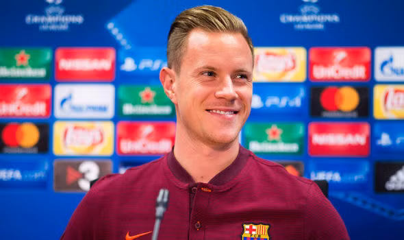 Real "gây hấn" Barca, hỏi mua Marc-Andre ter Stegen: Chủ tịch Real Madrid, Florentino Perez đưa người gác đền số 1 Barca vào tầm ngắm, ra chiếu chỉ thuyền trưởng Zinedine Zidane mang Marc-Andre ter Stegen về Bernabeu. Theo tin sốt dẻo từ Don Balon, nhà vô địch Champions League chuẩn bị đề nghị gây sốc với Marc-Andre ter Stegen của đối thủ không đội trời chung, Barcelona.