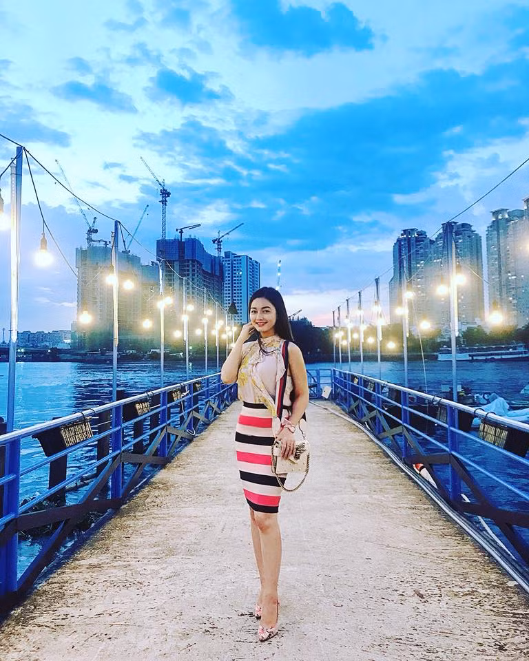 Không chỉ đập tan những nghi ngờ của dân mạng, cô gái 23 tuổi cũng khẳng định thêm rằng bản thân luôn bị quản lý gắt gao. Cô hiểu chuyện gì nên làm, chuyện gì nên tránh xa.