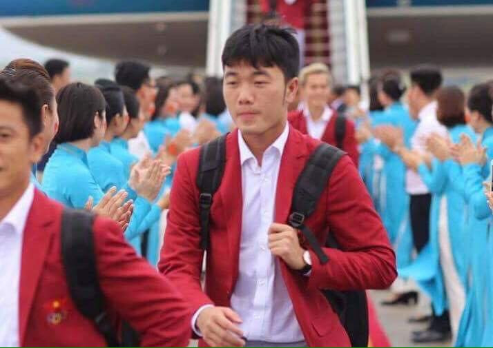 Những bức ảnh các cầu thủ U23 Việt Nam và các VĐV tham gia Asiad sau khi xuống sân bay trở nên "quý giá" hơn bởi việc cẩn trọng an ninh của các Bộ, Ban, Ngành nhằm đảm bảo an toàn cho các VĐV cùng trợ lý. Không có quá nhiều phóng viên báo đài được tác nghiệp trong buổi lễ này.