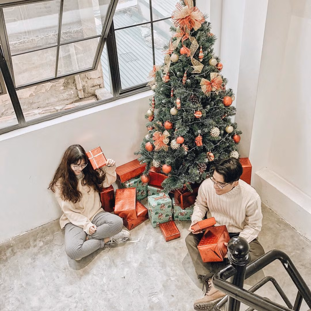 Sinh sau đẻ muộn hơn so với 9NKC hay Trill Group nhưng không thể phủ nhận là không gian ở KONE cafe luôn được chăm chút vô cùng kĩ càng và mang đến những mảng background đúng chất cho các bạn trẻ ưa sống ảo.