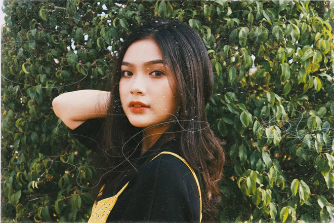 Gương mặt ưa nhìn cùng nụ cười "tỏa nắng", Phương Trinh còn nằm trong Top 100 Miss Teen Việt Nam 2017, Nữ thanh niên thanh lịch 2017 của “miền gạo trắng nước trong”.