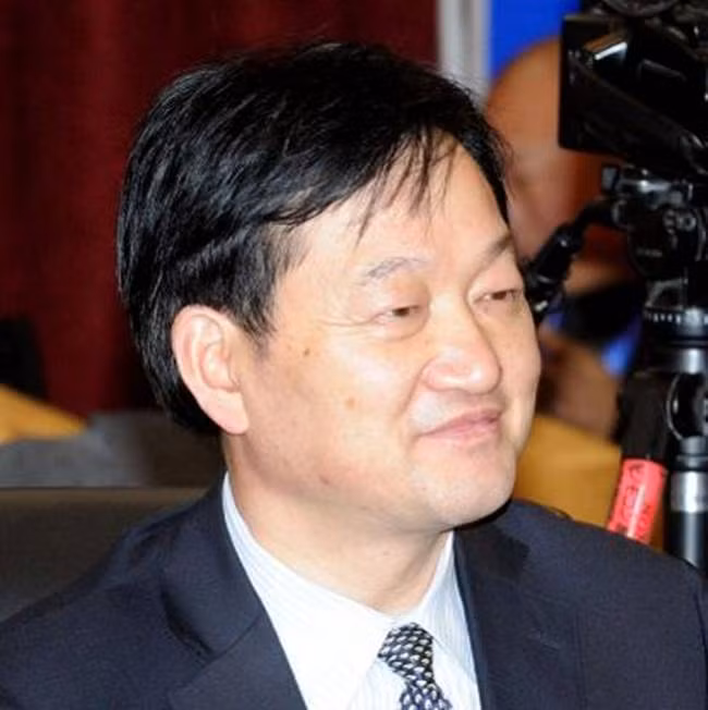 Lúc đó, ông nung nấu ý định phải học một trường đại học dạy về chăn nuôi để giúp cha và bà con trong làng nuôi lợn.