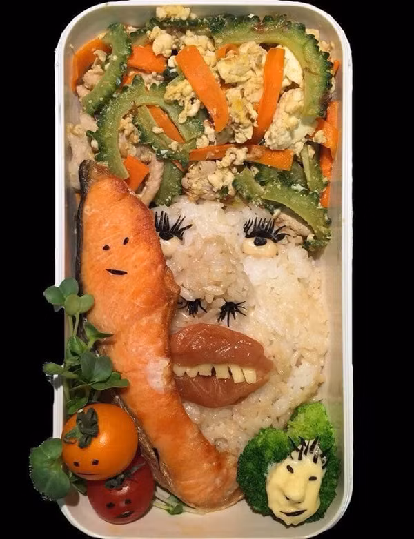 Những mẫu hộp cơm kinh dị này đang được cư dân mạng Việt Nam liên tục chia sẻ và nó thực sự khiến nhiều người phải giật mình.