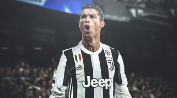 Chuyển nhượng bóng đá từ báo chí Italia cho hay, Cristiano Ronaldo sẽ có có buổi kiểm tra y tế tại đại bản doanh Juventus vào ngày thứ Hai.