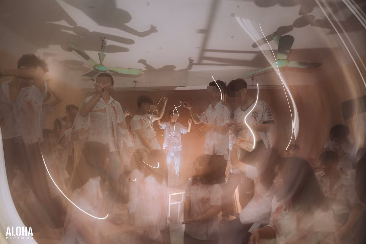 Đứng trước ý kiến trái chiều, các thành viên trong lớp chuyên Sinh đều cảm thấy rất buồn bởi họ chỉ có mong muốn duy nhất là lưu lại kỷ niệm đẹp thời học trò.