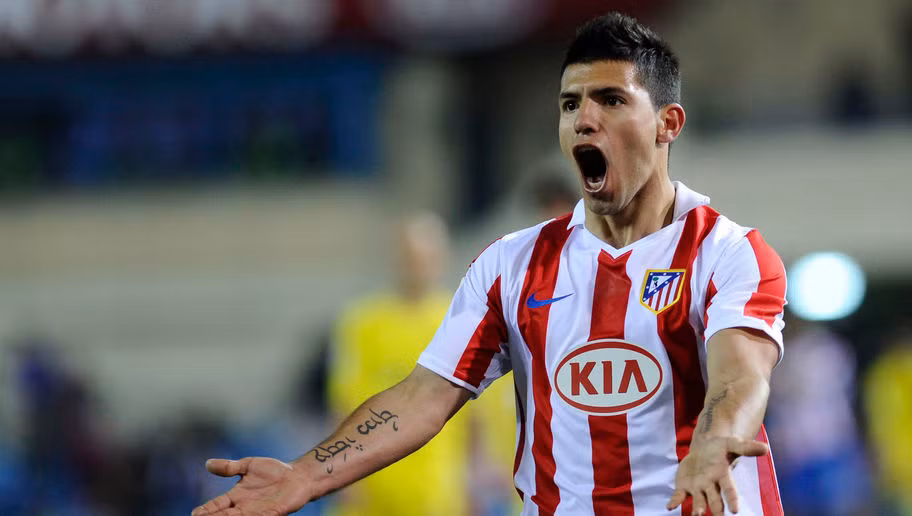 Trong những năm ở tuổi 19, Sergio Aguero đã thi đấu cho 2 CLB là Independiente và Atletico Madrid. Anh đã ra sân 101 trận và ghi được 31 bàn thắng.