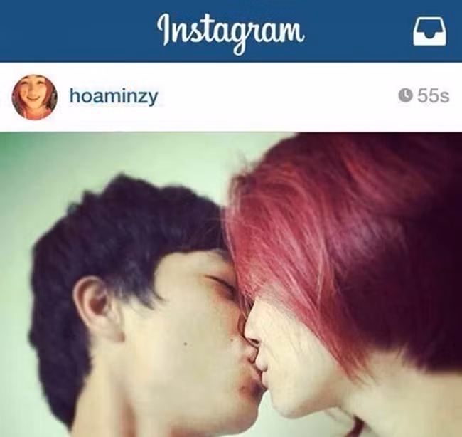 Chuyện tình giữa Công Phượng và Hòa Minzy đã trở thành vấn đề được rất nhiều người quan tâm và chú ý trong năm 2015. Không chỉ bởi sự nổi tiếng của hai nhân vật này mà chính bằng cả những hình xăm mà hai người đang sở hữu, đặc biệt là từ phía cô ca sĩ người Bắc Ninh.