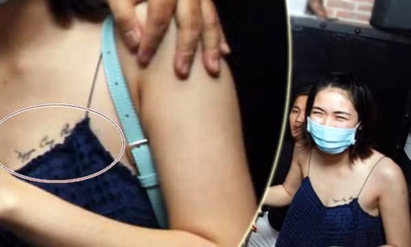 Theo nhiều nguồn tin, trước khi lên đường sang Nhật thi đấu, Công Phượng đã lưu lại TP HCM để gặp bạn bè, người thân và đặc biệt là có cơ hội được ở gần bạn gái Hòa Minzy.