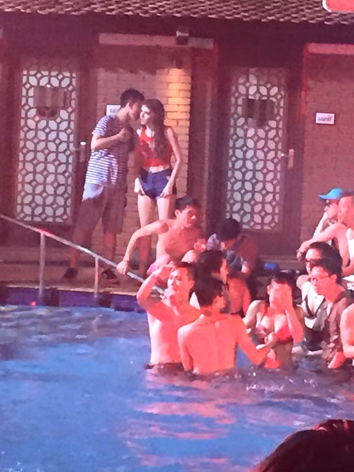 Trong cuộc ăn chơi vừa qua của giới trẻ Hà thành, còn có sự góp mặt của những hot girl đình đám cộng đồng mạng như An Tây... Ảnh sử dụng trong bài: Beatvn.