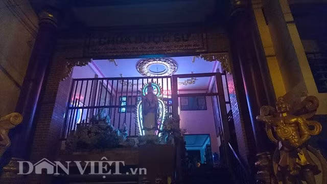 Dai tiec bikini to chuc ngay sau chua Duoc Su-Hinh-2