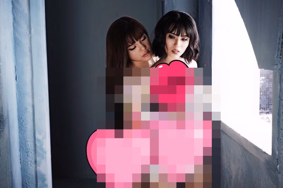 Không ít những lời bình luận chỉ trích hướng về phía Linh Miu như: "Tưởng rằng Linh Miu đã giải nghệ ai ngờ quay lại còn dẫn thêm "truyền nhân"", "Linh Miu đã quay lại và lợi hại hơn gấp nghìn lần" hay "Linh Miu thật biết cách tạo tên tuổi cho mình khi chấp nhận làm nền cho đàn em tỏa sáng".