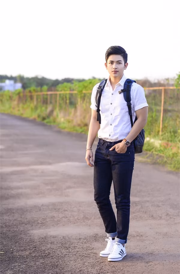 Họ bất ngờ bởi vì tại sao với vẻ đẹp trai trời phú của mình, Hải Dương không gia nhập vào làng báo hình và lại làm với cương vị ở đài phát thanh, nơi mà hình ảnh gần như không được sử dụng tới.