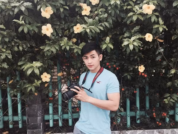 Cụ thể Hải Dương chia sẻ: "Có một số người thì không có mục đích gì xấu nhưng lại có những kẻ chuyên lấy hình ảnh Dương để lừa đảo trên mạng xã hội, nhiều bạn cả tin bị lừa về vật chất và tinh thần".