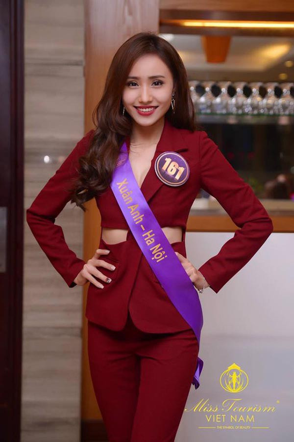 Tuy nhiên, do thiếu điểm vào ĐH Hà Nội theo ý nguyện của gia đình nên Xuân Anh đã chọn Học viện Báo chí và Tuyên truyền để thực hiện tiếp ước mơ của mình.