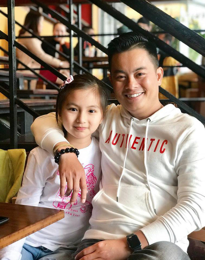 Thậm chí anh Khoa còn cho biết thêm bé Bảo Thư có nhãn quan nghệ thuật khá tốt đặc biệt là về bố cục, màu sắc của từng bức ảnh. Cũng giống như bố, ước mơ sau này cô bé 9 tuổi là trở thành một nhiếp ảnh gia và được đi nhiều nơi trên thế giới.