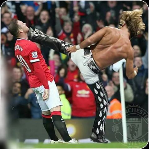 Nhiều cư dân mạng đã chế ảnh Rooney bị một võ sĩ chuyên đánh kích bốc hạ gục.