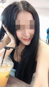 Trên trang cá nhân Ngọc Phụng, cô nàng còn đăng nhiều bức ảnh khiến những người tò mò vào xem không tin vào mắt mình khi cô lại hở bạo tới vậy.