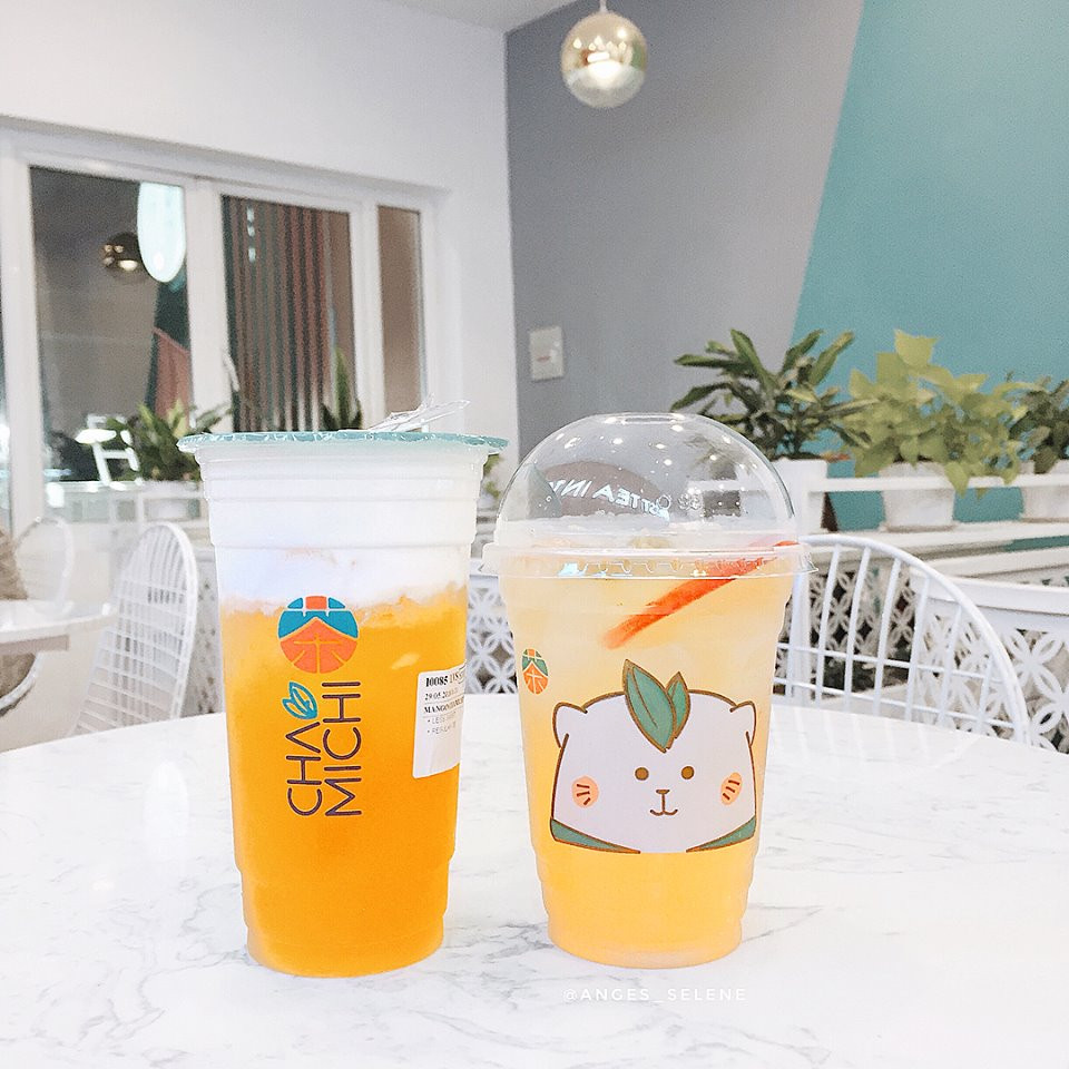 Đặc biệt, ở thời buổi hiện đại, bạn chỉ cần gọi điện là những thương hiệu trà sữa sẽ ship tới tận nơi cho bạn.