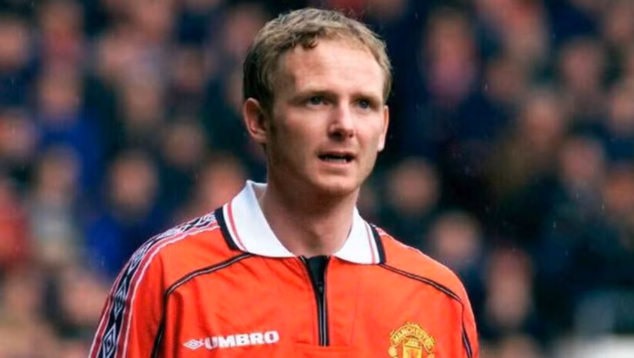 David May là lứa cầu thủ của Man United thành danh trong giai đoạn hoàng kim của CLB này (1998-2002). Để có được những thành tích đó, nửa đỏ thành Manchester phải cảm ơn cầu thủ người Anh này rất nhiều, bởi sự nhanh nhẹn cùng những pha xử lý bóng linh hoạt bên hành lang phải đã nhiều lần cứu thua cho đội nhà.