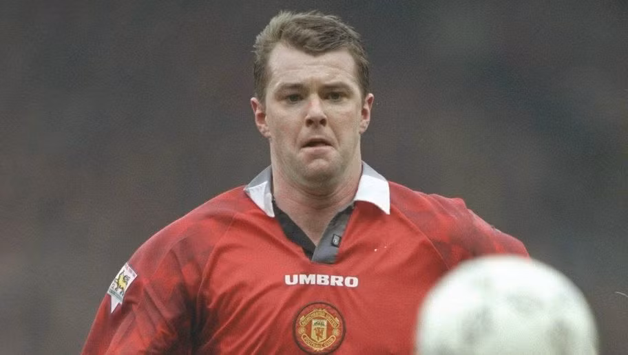 Gary Pallister cũng là một hậu vệ nữa của Man United lọt vào danh sách những hậu vệ xuất sắc nhất lịch sử Ngoại hạng Anh.