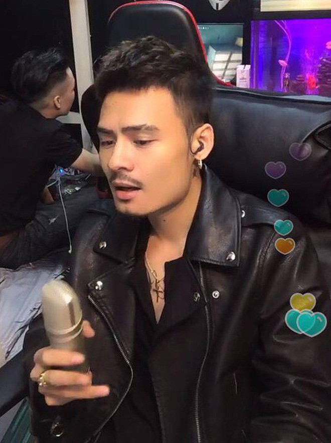 Điểm chung duy nhất giữa họ đó chính là gương mặt hao hao giống nhau và giống Hoa Vinh. Sự trùng hợp này khiến nhiều người thích thú.