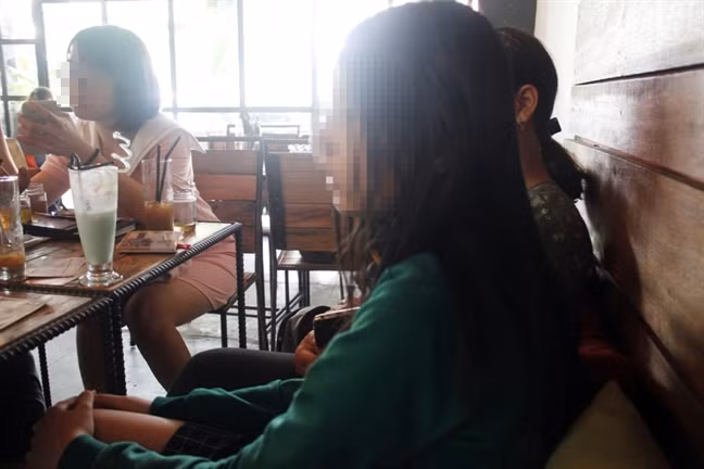 Ngoài ra, dư luận cho rằng nữ sinh tố bị xâm hại tình dục đang ở độ tuổi chưa đủ năng lực hành vi, chưa quyết định được bản thân. Do đó, nạn nhân không tự chủ được trong việc quyết định có tự nguyện hay không.