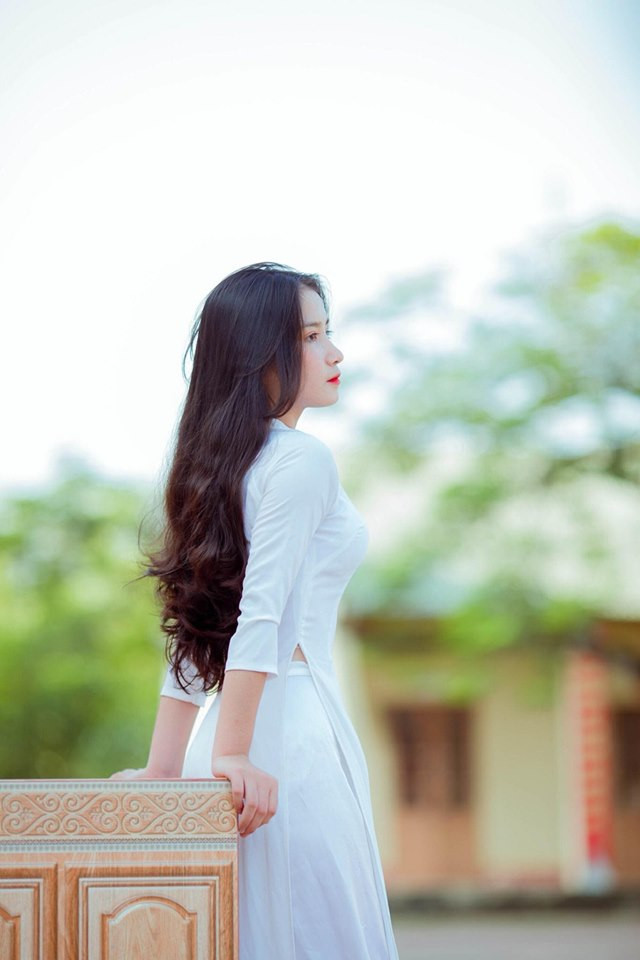 Chẳng thế mà trên trang cá nhân của Thúy Vinh ngập tràn những bức ảnh trong trang phục biểu diễn.