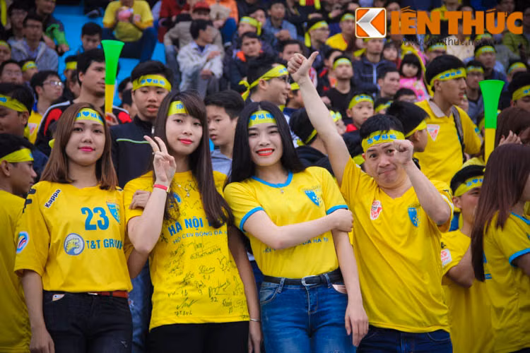 Họ cùng chung tình yêu với một đội bóng và cùng với một mục đích là làm sống lại tinh thần yêu bóng đá của giới trẻ Hà thành đã thất lạc từ lâu nay.