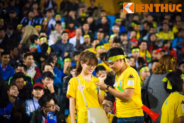 Họ đã tạo nên một không khí vô cùng sôi động trước, trong và sau trận đấu.