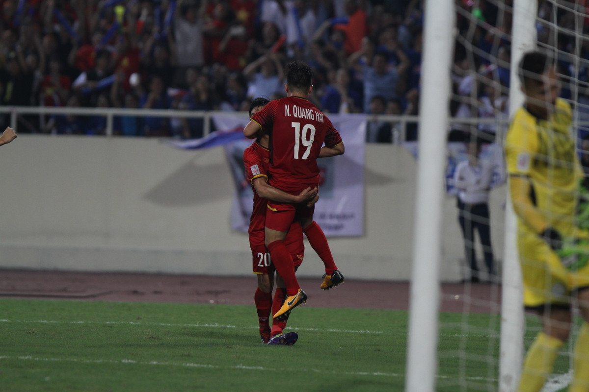 Hy vọng, HLV Park Hang-seo và các cầu thủ vẫn sẽ giữ được trạng thái cân bằng và sự tập trung cao nhất để chuẩn bị cho cuộc đối đầu với Malaysia.