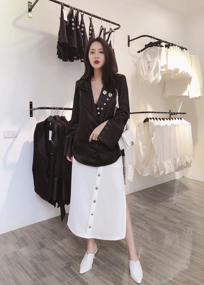 Cùng ngắm thêm một số hình ảnh của Dư Hàng My - cô em họ ca sĩ "Em gái mưa" đang khiến dân mạng mê mẩn.