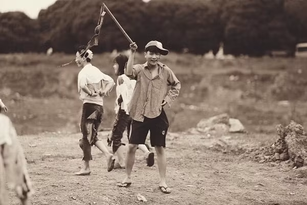 Qua bộ ảnh gây sốt này, nhóm bạn trẻ không muốn truyền đạt thông điệp gì ngoài mục đích lưu lại kỷ niệm đẹp và khó quên nhất của thời học sinh.