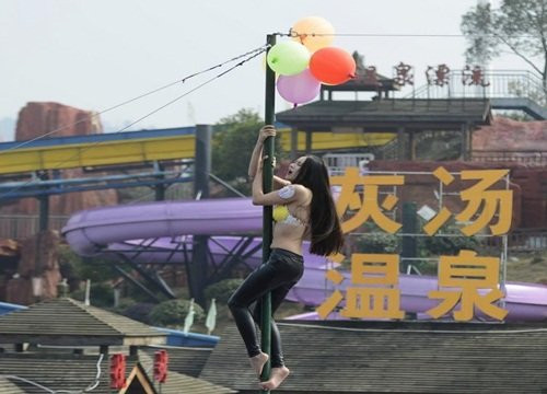 Sau khi những thông tin và hình ảnh này được lan truyền trên mạng đã ngay lập tức nhận được sự chú ý lớn. Có nhiều phản ứng khác nhau xung quanh cuộc thi này.