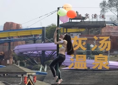 Sau khi những thông tin và hình ảnh này được lan truyền trên mạng đã ngay lập tức nhận được sự chú ý lớn. Có nhiều phản ứng khác nhau xung quanh cuộc thi này.