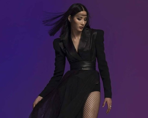 Hoang Thuy chinh thuc dai dien VN tai Miss Universe 2019: Fan mung ro vo oa!