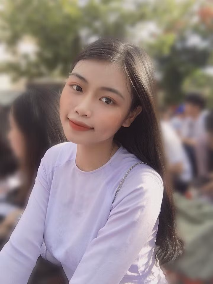 Điển hình mới đây, nữ sinh Tây Ninh - Du Phương Linh (SN 2001) - học sinh trường THPT Lý Thường Kiệt, Tây Ninh là một trường hợp như vậy.