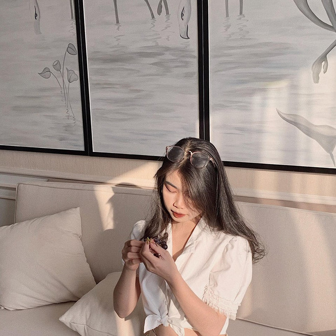 Gu thời trang hiện đại, cá tính, đôi lúc lại rất gợi cảm cũng tạo nên sức hút đặc biệt cho Phương Linh.