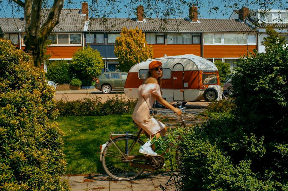 Tùng Lâm kể anh thực sự ấn tượng với sự trầm mặc của Haarlem - thành phố sát thủ đô Amsterdam, Hà Lan. 70% dân số nơi đây là người cao tuổi. Với chàng nhiếp ảnh gia này, đây là nơi thể hiện rõ nhất sự trầm mặc của châu Âu và cũng là nơi anh dừng chân lâu nhất trong suốt hành trình của mình.